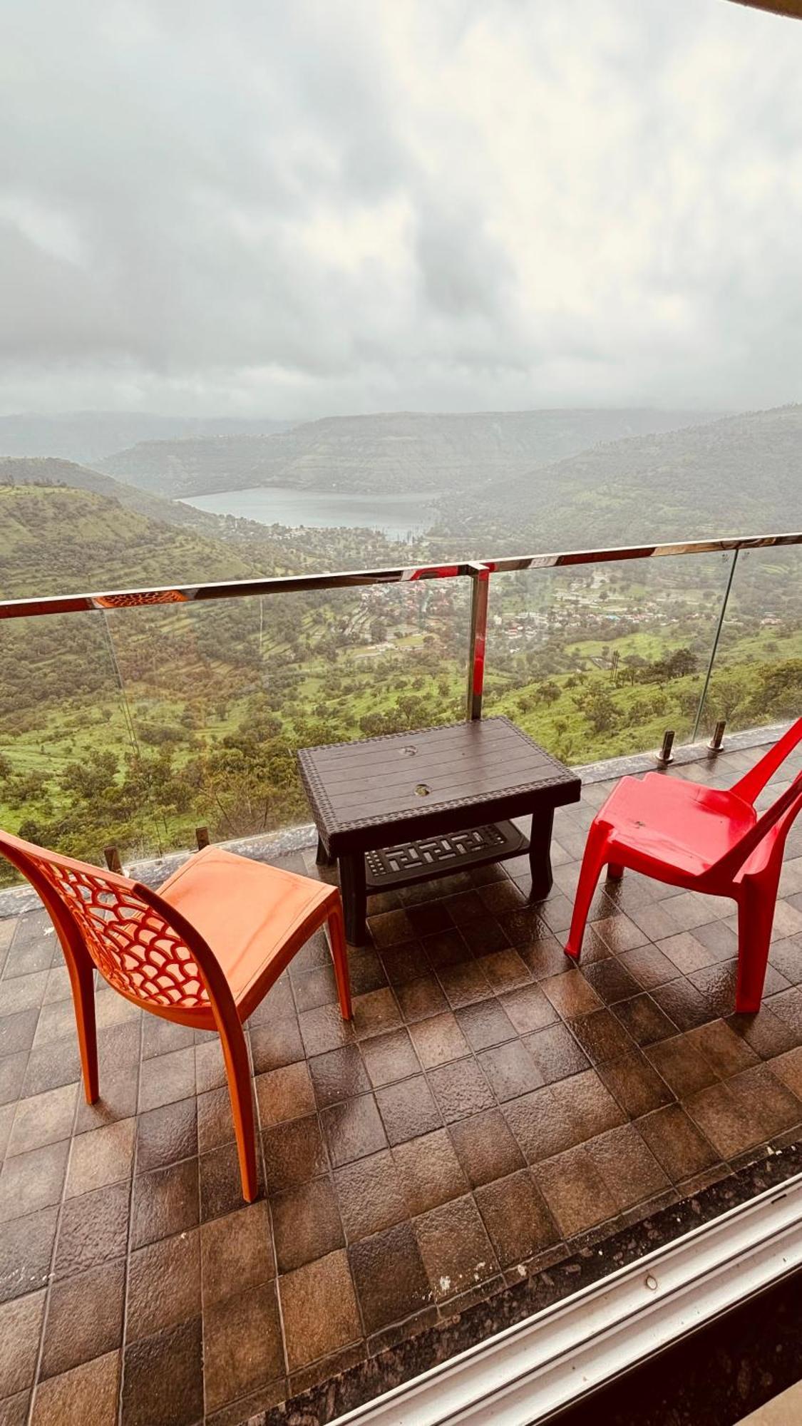 Paramount 3 Ac Bedrooms Hall Garden With Lake View Panchgani Esterno foto