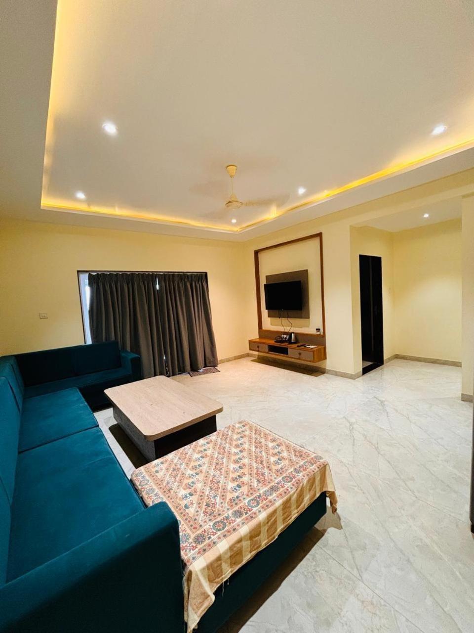 Paramount 3 Ac Bedrooms Hall Garden With Lake View Panchgani Esterno foto