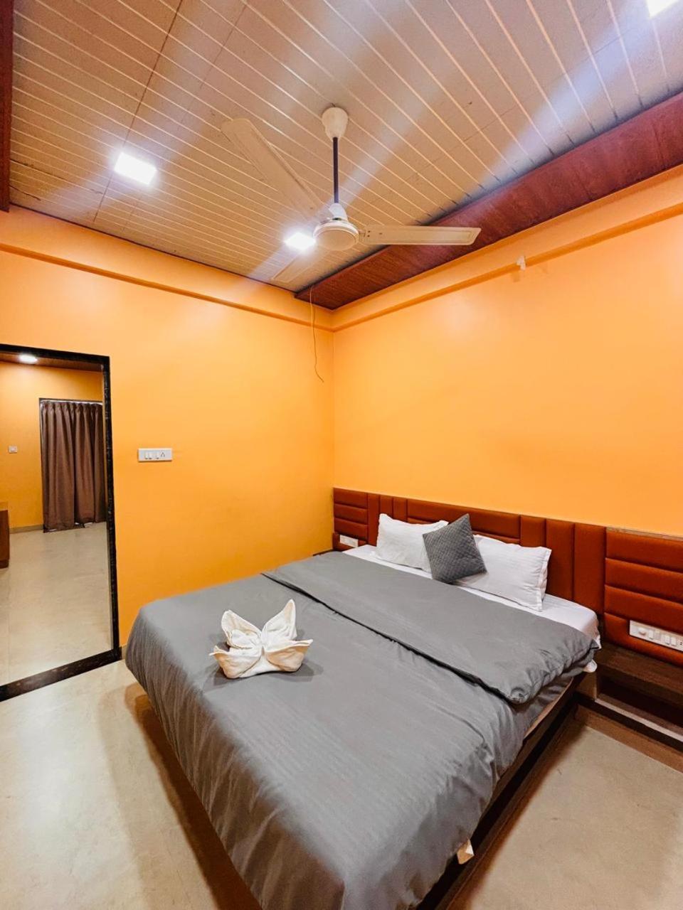 Paramount 3 Ac Bedrooms Hall Garden With Lake View Panchgani Esterno foto