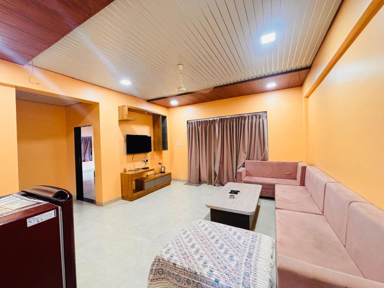 Paramount 3 Ac Bedrooms Hall Garden With Lake View Panchgani Esterno foto